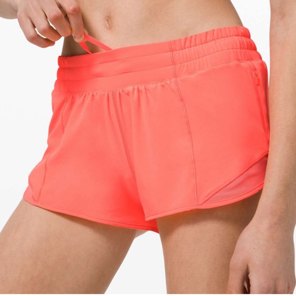 Lululemon hotty hot shorts 2.5”